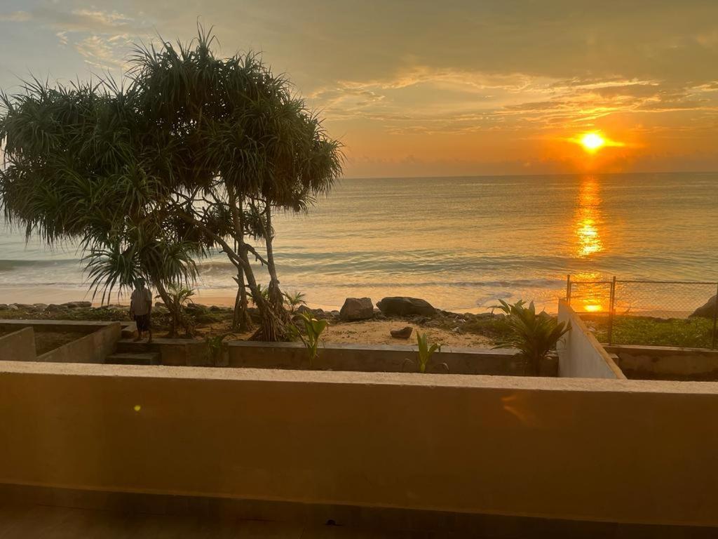 Sevenra Grand Beach Hotel Ambalangoda  Luaran gambar