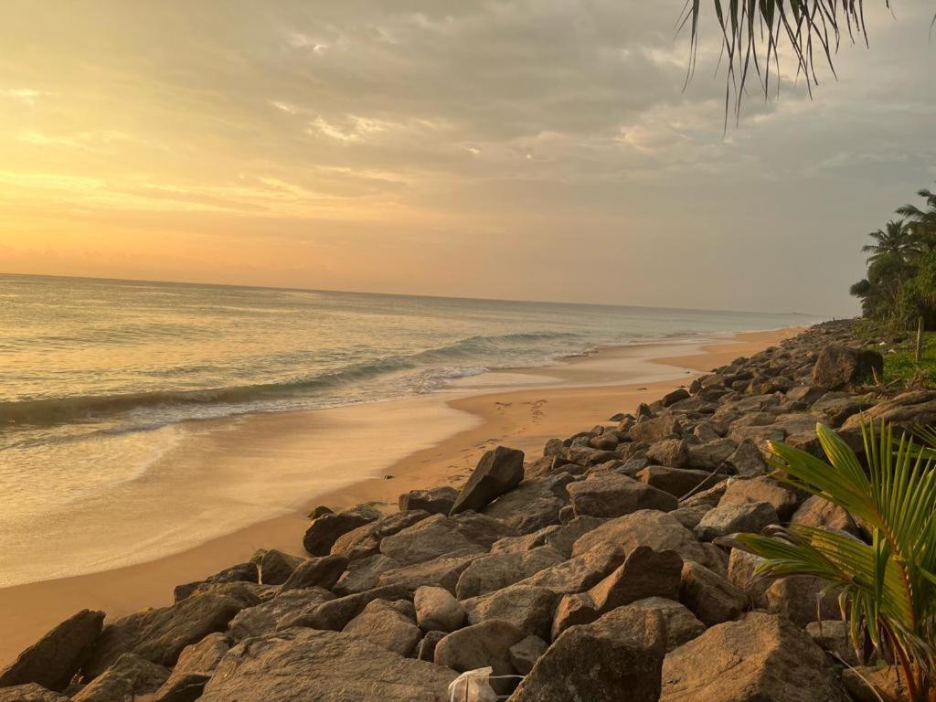 Sevenra Grand Beach Hotel Ambalangoda  Luaran gambar