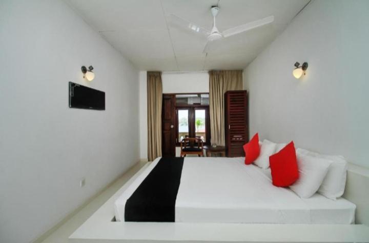 Sevenra Grand Beach Hotel Ambalangoda  Luaran gambar